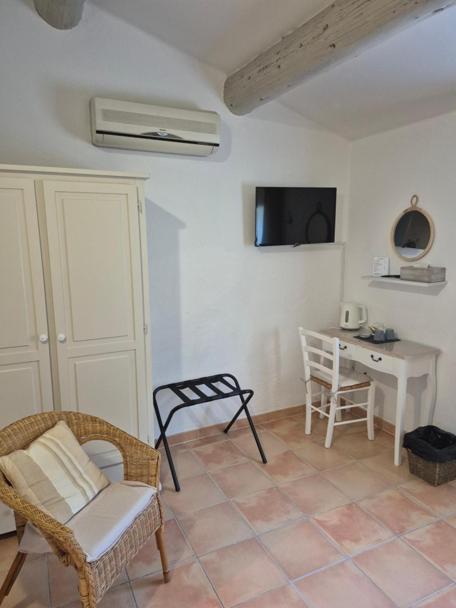 Mas Clement - Chambre Et Table D'Hotes LʼIsle-sur-la-Sorgue Eksteriør bilde